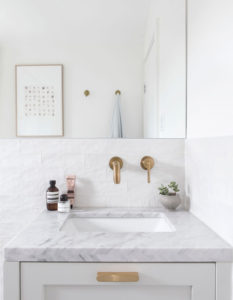 Read more about the article 4 Small Bathroom Design Tips For Maximizing Space
