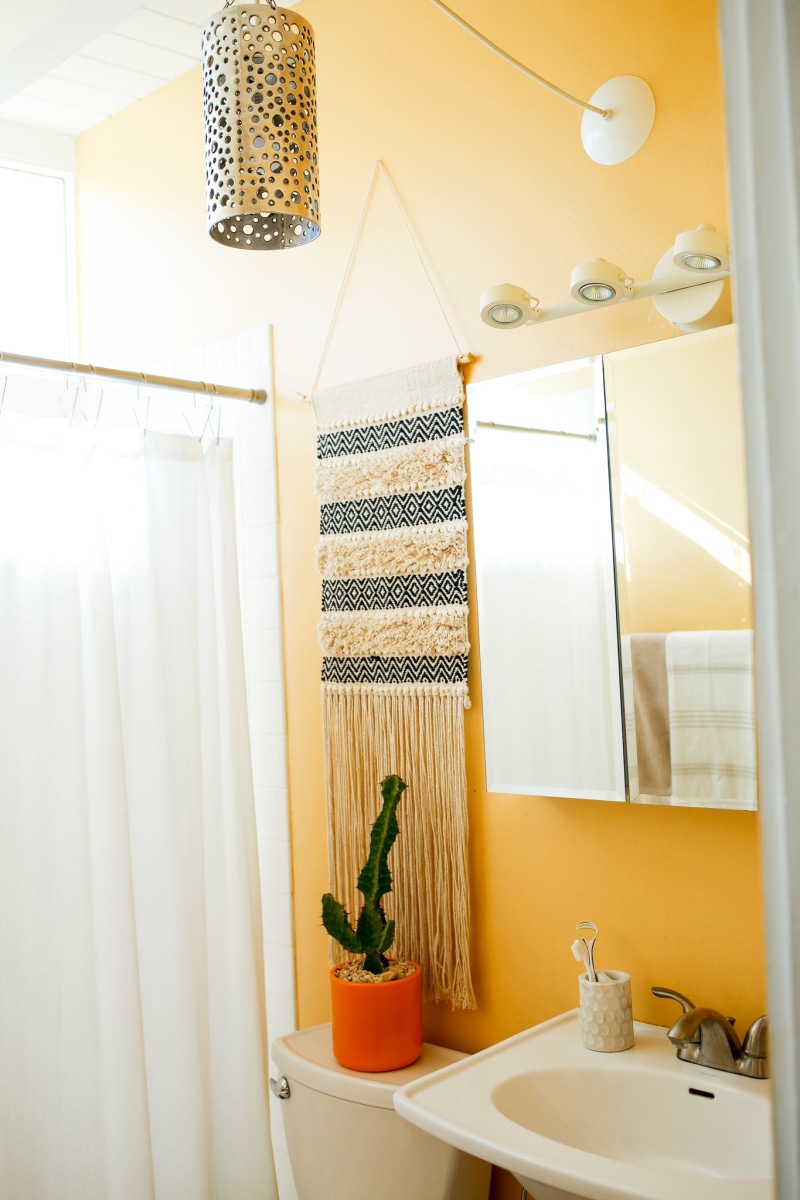 Read more about the article The 27 Best Bathroom Colors When All-White Won’t Do