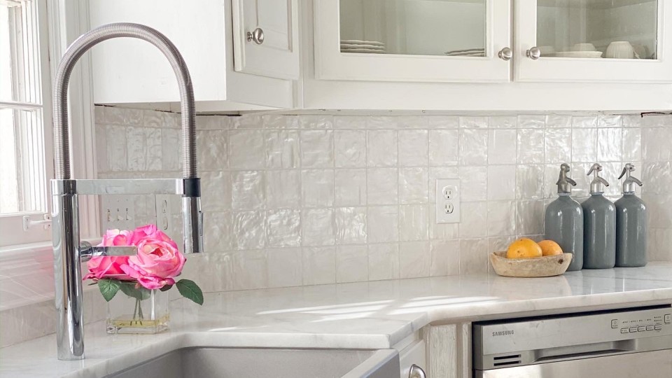 Read more about the article How to Install a Farmhouse Sink into Pre-Existing Cabinetry