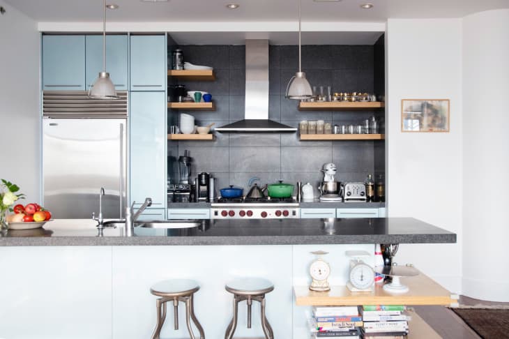 Read more about the article 9 Little Kitchen Details Everyone Forgets in Their Reno, According to Pros