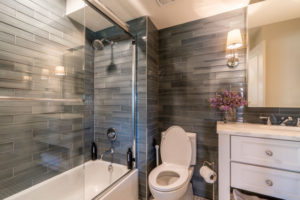 Read more about the article 4 Visual Tricks With Bathroom Tile