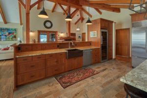 Read more about the article 5 Kitchens Where Only a Copper Sink Would Do