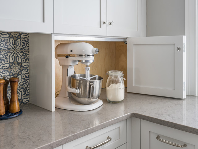 Read more about the article Where to Stash the Stand Mixer (and other small appliances) in Your Kitchen