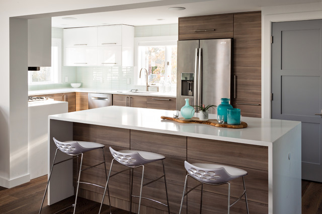 Read more about the article 14 Bright Ideas for Adding a Little Color to Your Kitchen