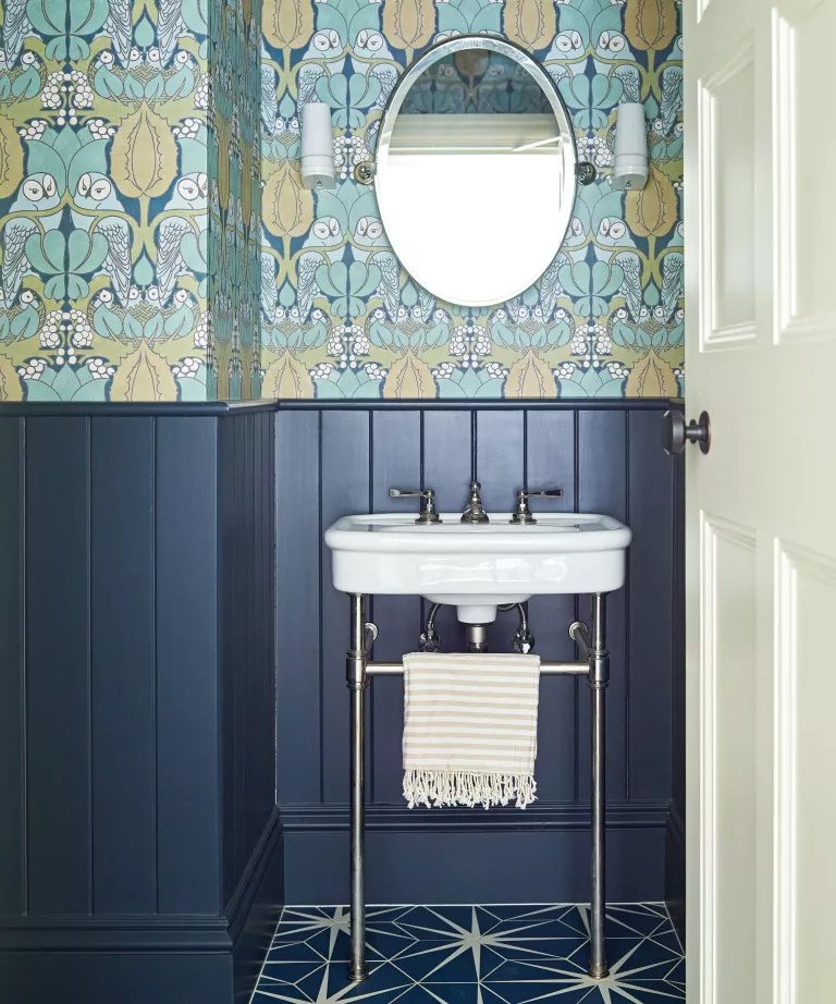 Read more about the article Are hard water stains hampering your bathroom appeal?