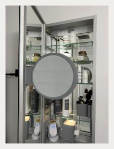 Read more about the article Robern’s Small Bathroom Solutions