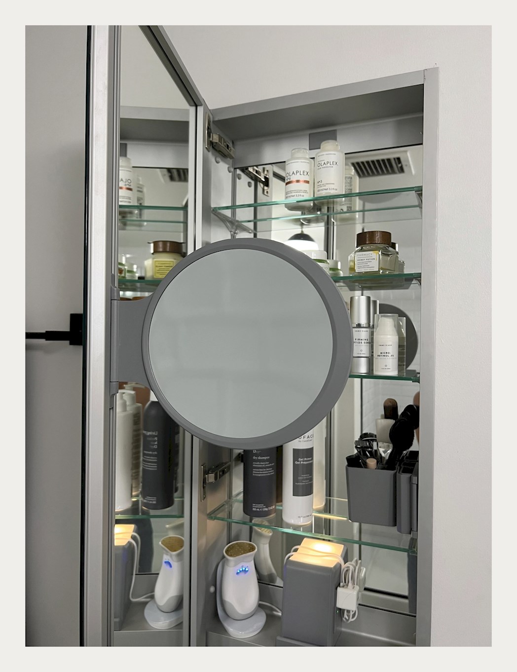 Read more about the article Robern’s Small Bathroom Solutions